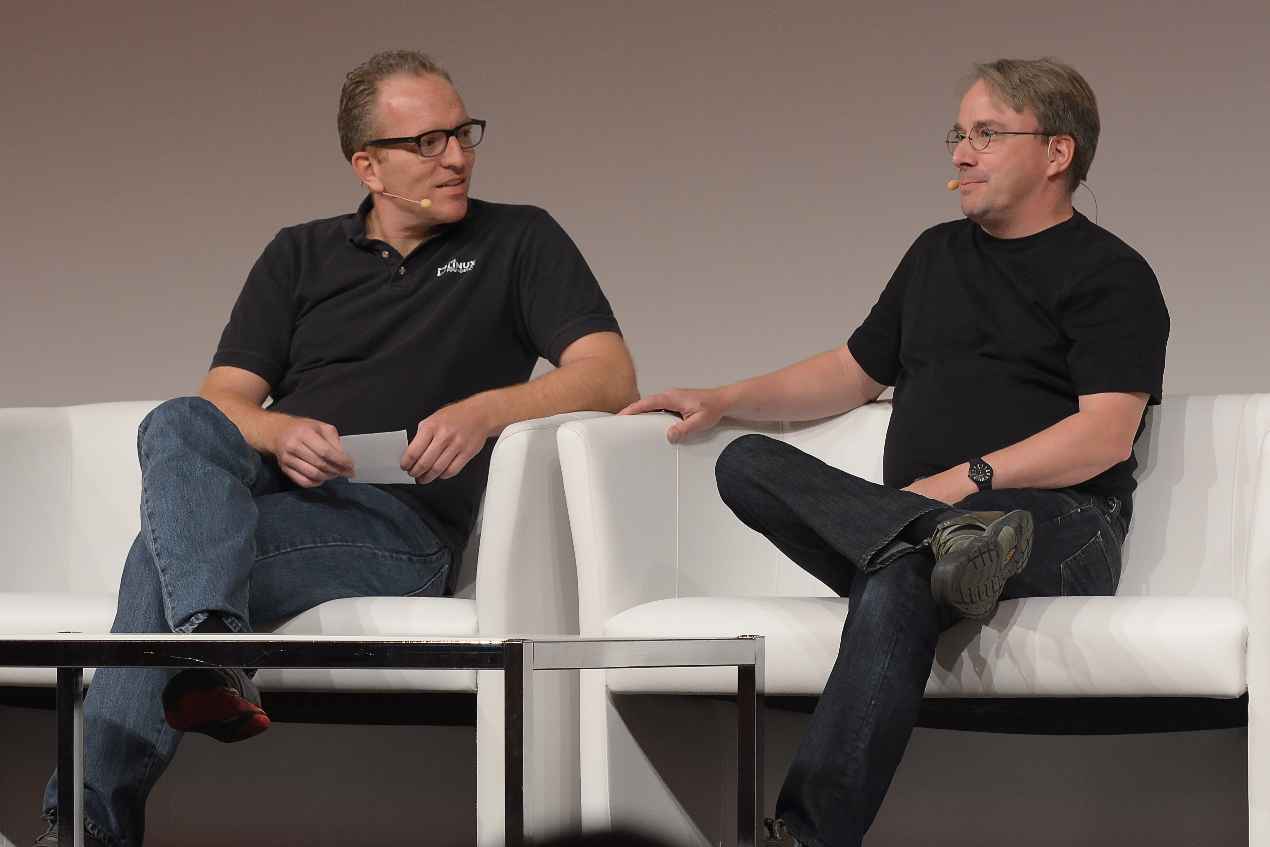Dirk Hohndel and Linus Torvalds speaking in 2014.